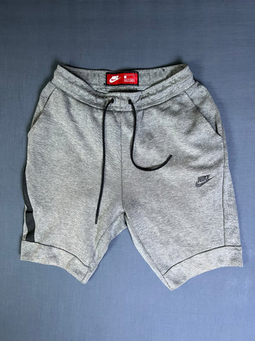 NIKE TECH